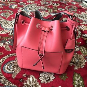 Michael Kors Greenwich Medium Leather Bucket Bag - Coral/Grey